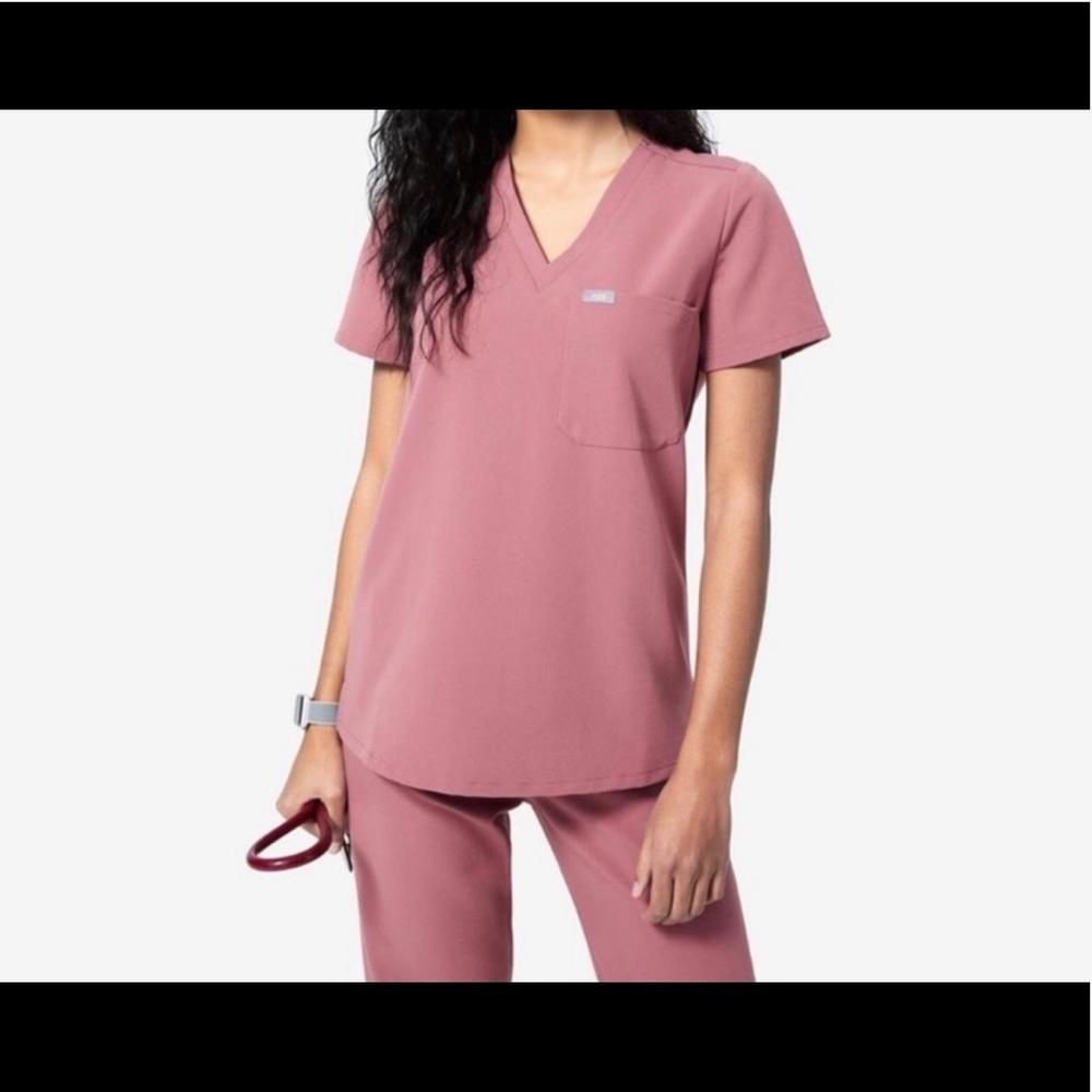 FIGS Catarina One Pocket Scrub Top